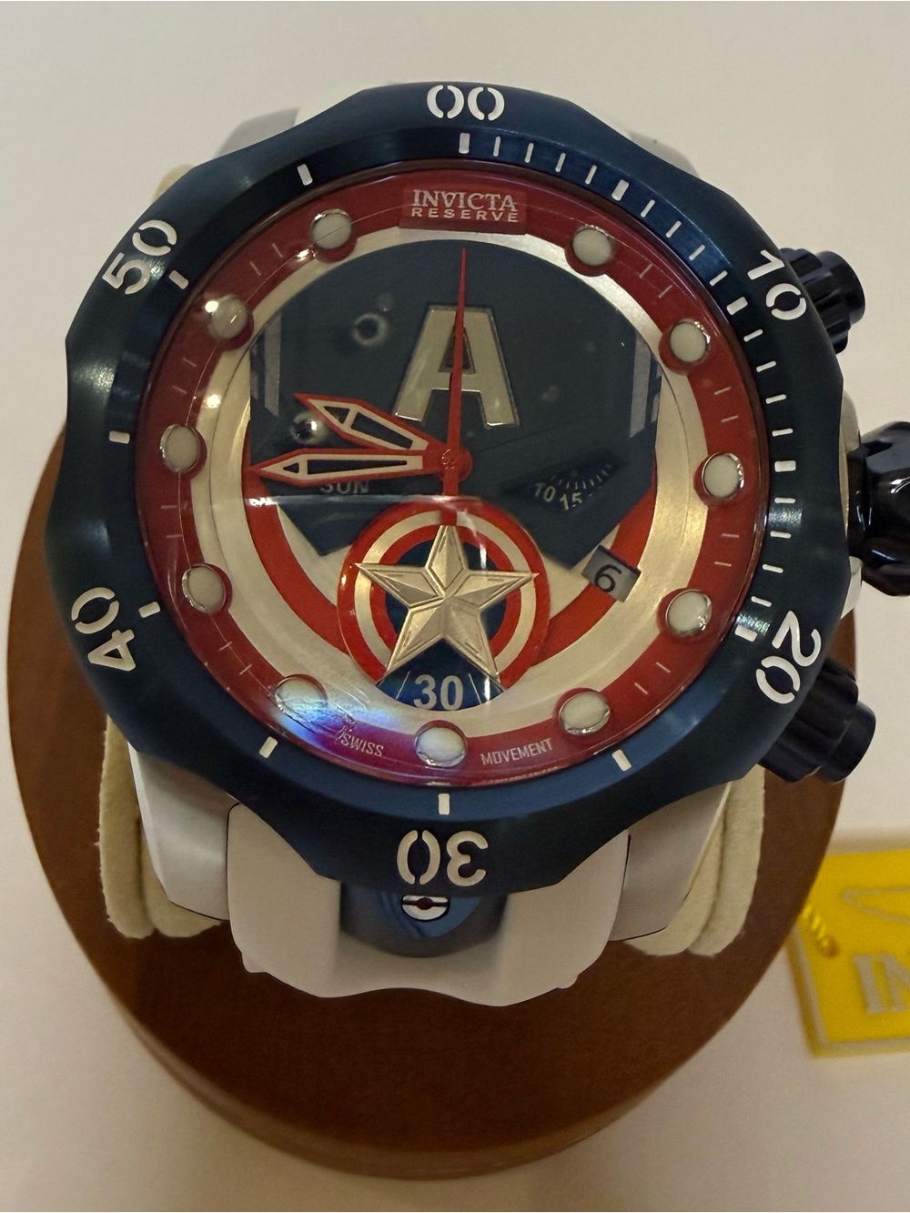 NWT Invicta Captain America Reserve Venom 32455 54mm Watch